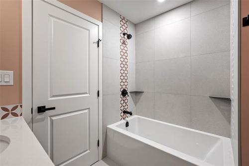 8436 Roblin Blvd, Headingley, MB - Indoor Photo Showing Bathroom