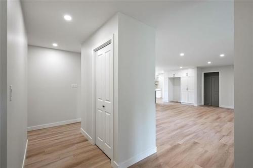 8436 Roblin Blvd, Headingley, MB - Indoor Photo Showing Other Room
