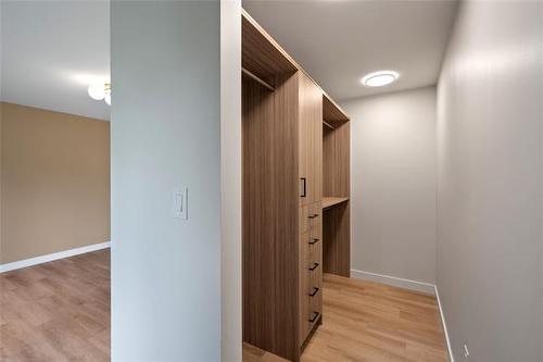8436 Roblin Blvd, Headingley, MB - Indoor Photo Showing Other Room