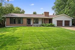 8436 ROBLIN BLVD  Headingley, MB R4J 1B3