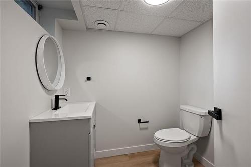8436 Roblin Blvd, Headingley, MB - Indoor Photo Showing Bathroom