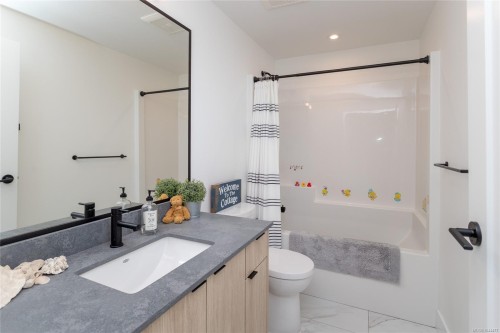 #314-1110 Samar Cres, Langford, BC - Indoor Photo Showing Bathroom