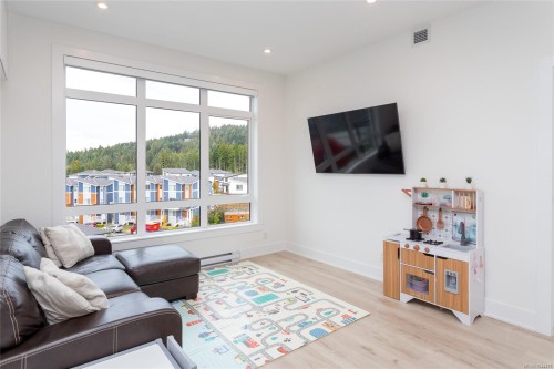 #314-1110 Samar Cres, Langford, BC - Indoor Photo Showing Living Room