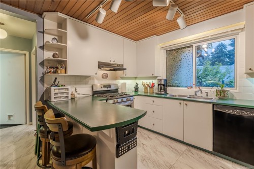 1719 Centennial Ave East, Comox, BC 
