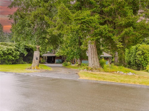 1719 Centennial Ave East, Comox, BC 