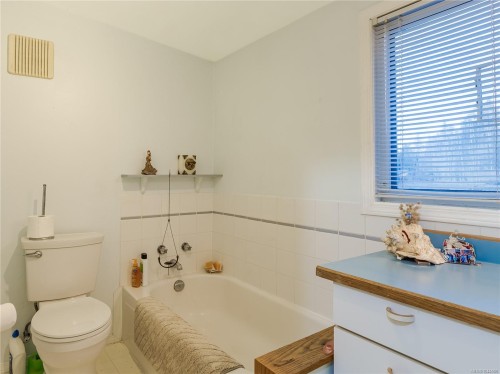 1719 Centennial Ave East, Comox, BC 