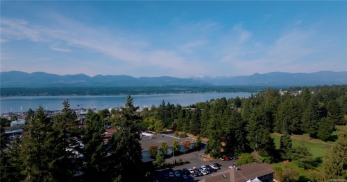 1719 Centennial Ave East, Comox, BC 