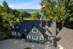 302 Roland Rd Ladysmith, BC V9G 1X8