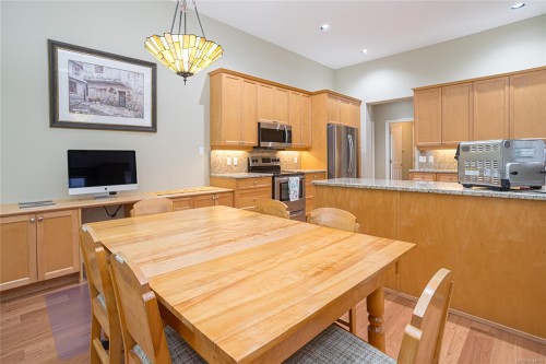 1384 Cape Cod Dr, Parksville, BC 