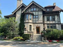 1-393 Wellington CR  Winnipeg, MB R3M 0A1