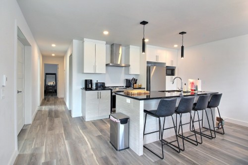 Kitchen - 401-2357 Rue Harold-Cooke, Sherbrooke (Les Nations), QC - Indoor Photo Showing Kitchen With Upgraded Kitchen