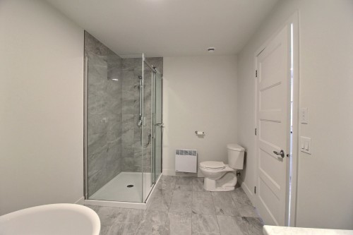 Bathroom - 401-2357 Rue Harold-Cooke, Sherbrooke (Les Nations), QC - Indoor Photo Showing Bathroom