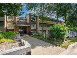 1 41 Moirs Mill Road  Bedford, NS B4A 3C4
