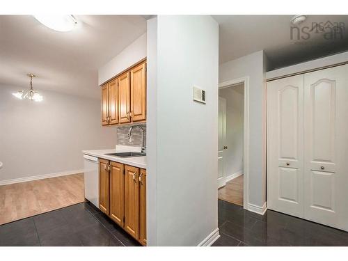 1 41 Moirs Mill Road, Bedford, NS - Indoor Photo Showing Kitchen