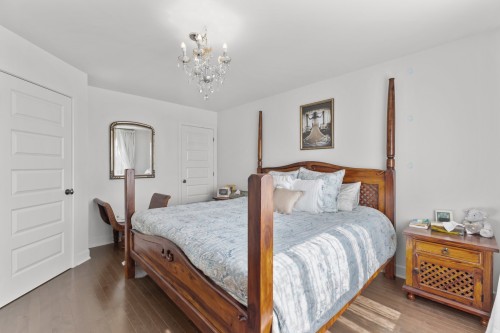 Master Bedroom - 333 Rue Claude-Léveillée, Vaudreuil-Dorion, QC - Indoor Photo Showing Bedroom
