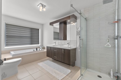 Bathroom - 333 Rue Claude-Léveillée, Vaudreuil-Dorion, QC - Indoor Photo Showing Bathroom