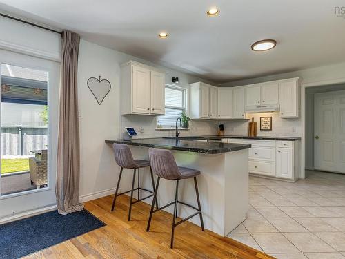 10 Brookside Avenue, Lantz, NS - Indoor Photo Showing Kitchen