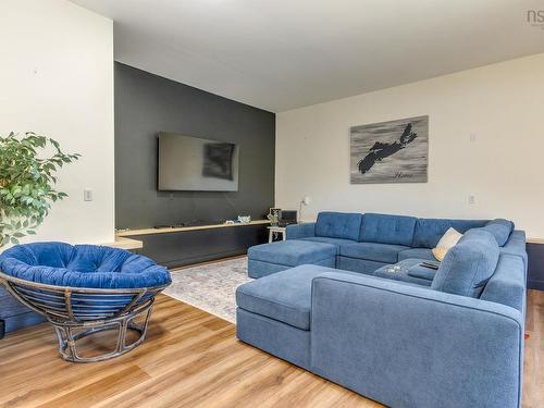 10 Brookside Avenue, Lantz, NS - Indoor Photo Showing Living Room