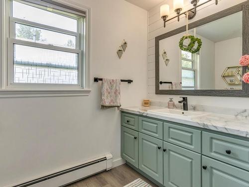 10 Brookside Avenue, Lantz, NS - Indoor Photo Showing Bathroom
