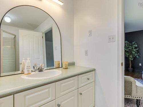 10 Brookside Avenue, Lantz, NS - Indoor Photo Showing Bathroom