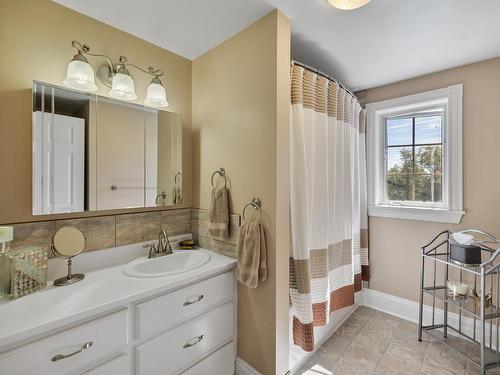138 Cathy Drive, Cornwall, PE - Indoor Photo Showing Bathroom