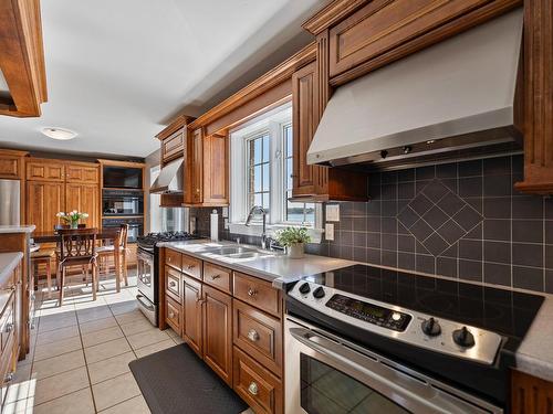 138 Cathy Drive, Cornwall, PE - Indoor Photo Showing Kitchen With Double Sink