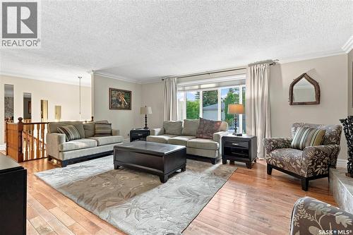 123 Trent Crescent, Saskatoon, SK - Indoor Photo Showing Living Room