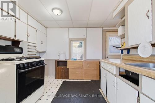 592 Fielden Avenue, Port Colborne (Main Street), ON - Indoor Photo Showing Kitchen