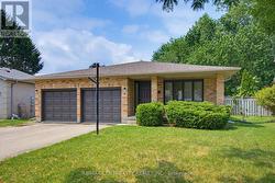 9 YARMOUTH DRIVE  London East (East I), ON N5V 4T9