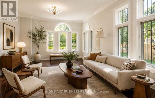 1755 Birchwood Drive, Mississauga, ON - Indoor Photo Showing Living Room