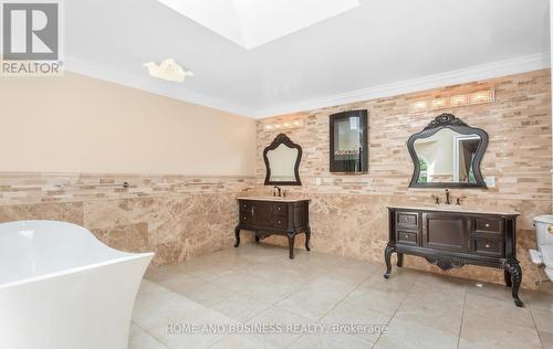 1755 Birchwood Drive, Mississauga, ON - Indoor Photo Showing Bathroom