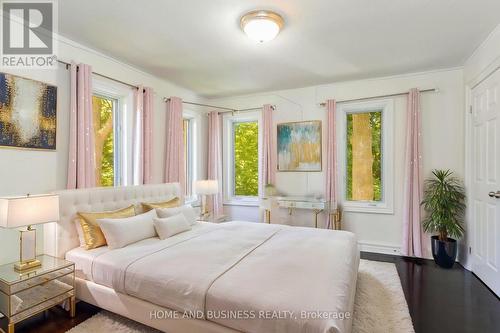 1755 Birchwood Drive, Mississauga, ON - Indoor Photo Showing Bedroom