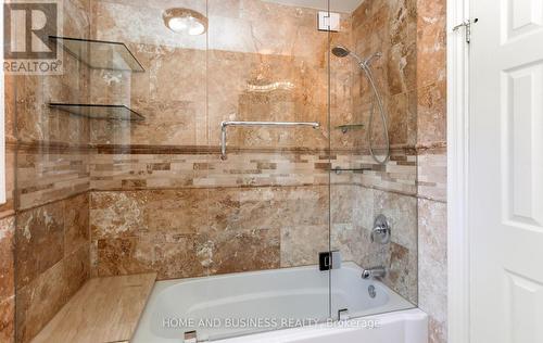1755 Birchwood Drive, Mississauga, ON - Indoor Photo Showing Bathroom