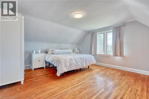 27 Delevan Crescent, Hamilton, ON - Indoor Photo Showing Bedroom