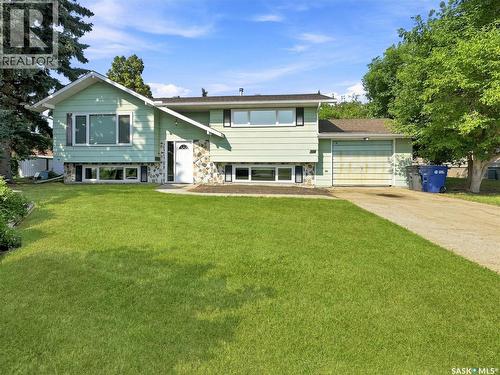 609 Railway Avenue, Balcarres, SK - Outdoor