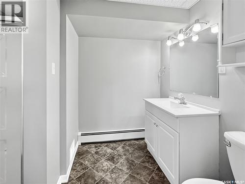 609 Railway Avenue, Balcarres, SK - Indoor Photo Showing Bathroom