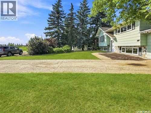 609 Railway Avenue, Balcarres, SK - Outdoor