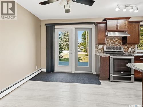 609 Railway Avenue, Balcarres, SK - Indoor