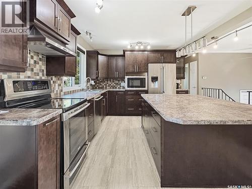 609 Railway Avenue, Balcarres, SK - Indoor Photo Showing Kitchen With Upgraded Kitchen