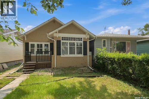 3621 Dewdney Avenue, Regina, SK - Outdoor