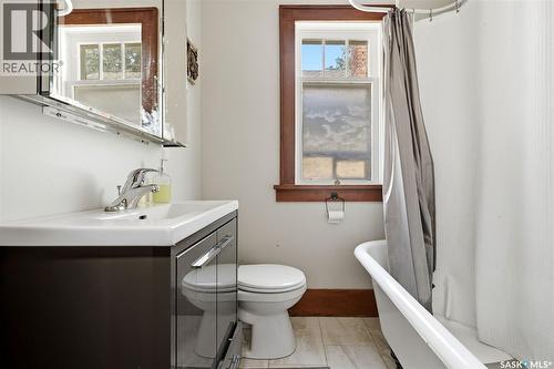 1555 Retallack Street, Regina, SK - Indoor Photo Showing Bathroom