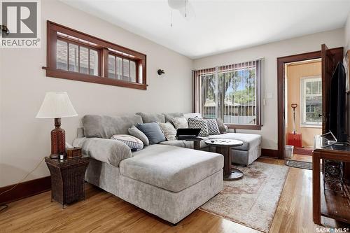 1555 Retallack Street, Regina, SK - Indoor Photo Showing Living Room