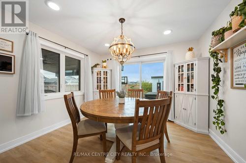 2ft Extension upgrade on dining room - 76 Styles Drive, St. Thomas, ON - Indoor Photo Showing Dining Room