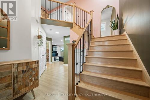 Soaring foyer - 76 Styles Drive, St. Thomas, ON - Indoor Photo Showing Other Room