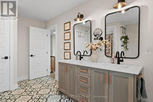 Double sink in ensuite - 76 Styles Drive, St. Thomas, ON - Indoor Photo Showing Other Room