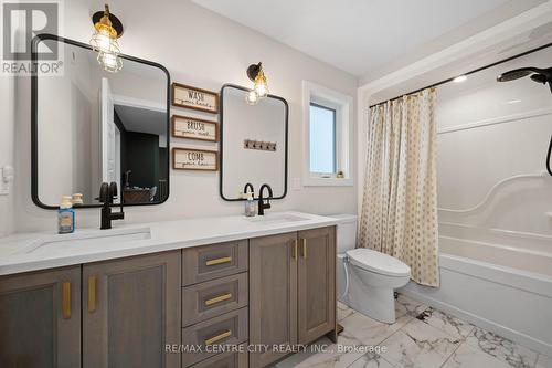 Double sink in main bedroom - 76 Styles Drive, St. Thomas, ON - Indoor Photo Showing Bathroom