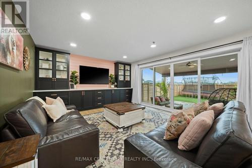 12ft patio door leading to covered patio - 76 Styles Drive, St. Thomas, ON - Indoor Photo Showing Other Room