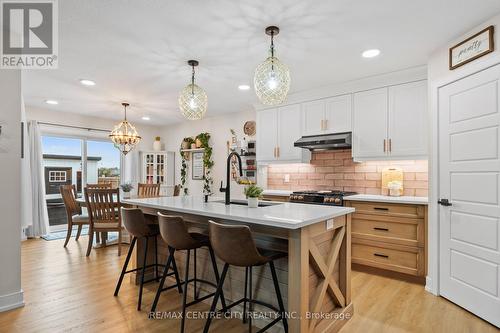 Two tone kitchen cabintry - 76 Styles Drive, St. Thomas, ON - Indoor