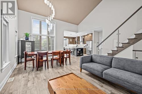 441 Bruges Street, Russell, ON - Indoor Photo Showing Living Room