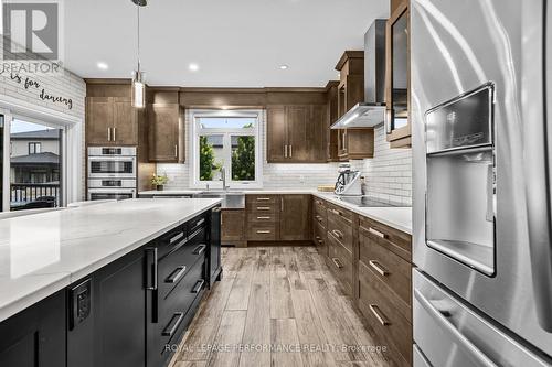 441 Bruges Street, Russell, ON - Indoor Photo Showing Kitchen With Upgraded Kitchen